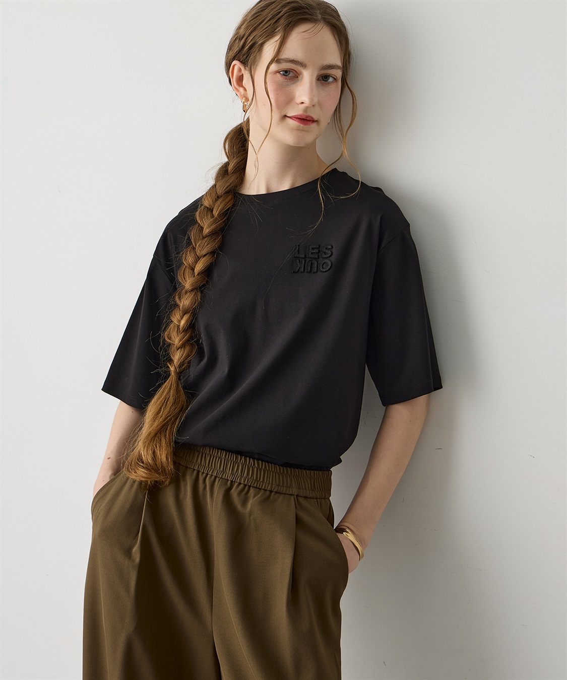 LE SOUK HOLIDAY ワッペンロゴTシャツ【接触冷感・吸水速乾】_variation_1
