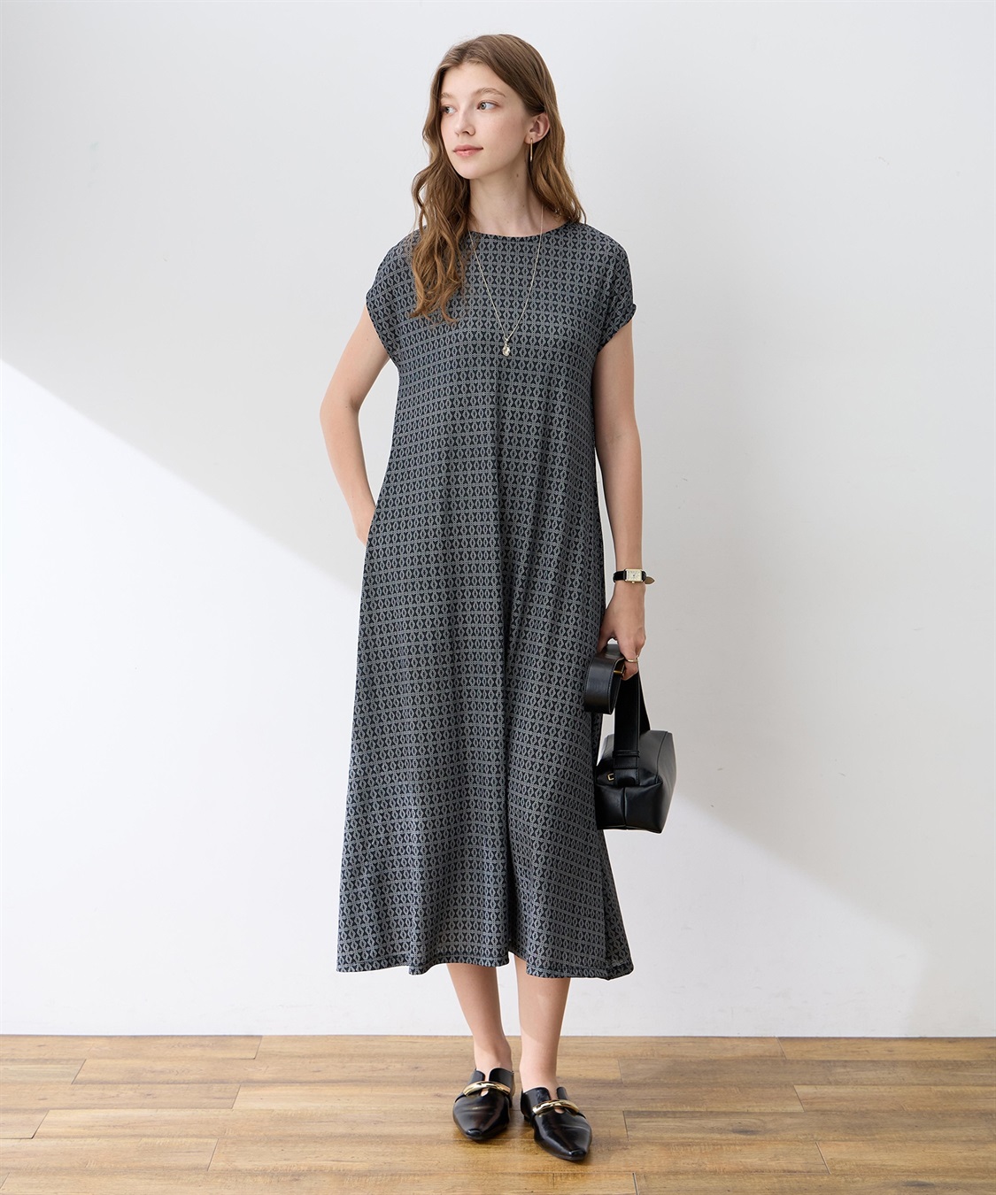 LE SOUK HOLIDAY ストレッチリネンライクプリントワンピース【接触冷感・UVカット】_variation_1