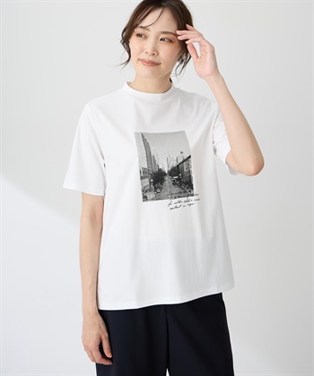 【ALCOLLAGEプリント】フォトプリントモックネックＴシャツ【すごツヤ・UVカット・接触冷感】(オフホワイト-M)