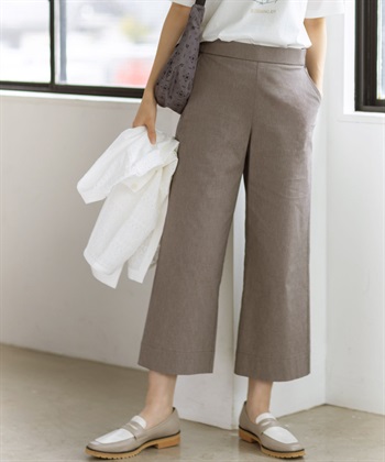 STYLE2 ストレッチワイドパンツを着用した女性