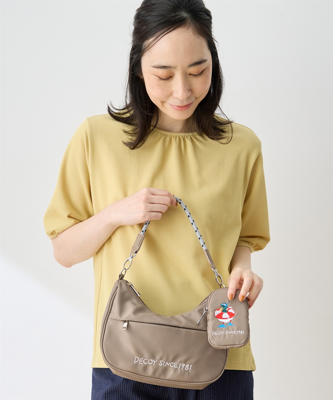 DECOY 【トムさんコラボ】コイくんワンポイント刺しゅうポーチ付きショルダーバッグ_main