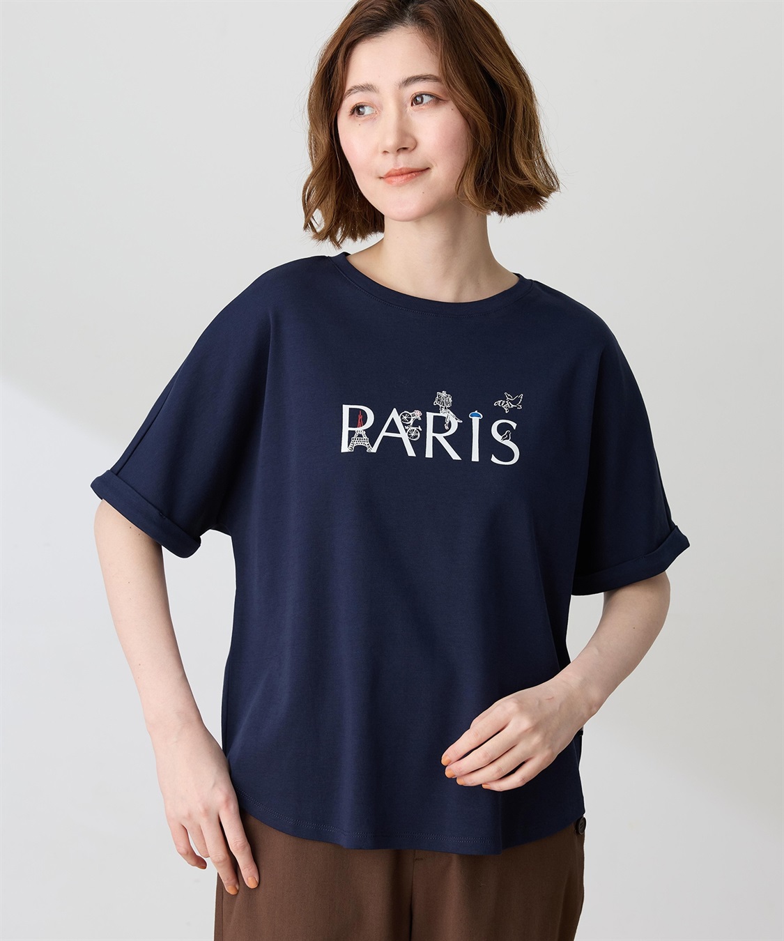 Petit Honfleur 【イラストレーターコラボ】PARISロゴプリントTシャツ【接触冷感・UVカット・オーガニックコットンブレンド】_variation_3