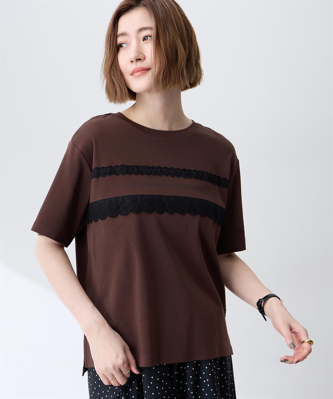 Petit Honfleur レースロゴプリントTシャツ【接触冷感・UVカット・オーガニックコットンブレンド】_variation_2