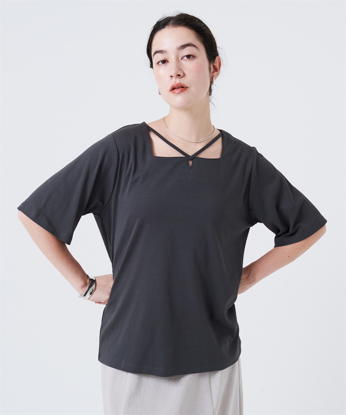 anyfee 【anyfee/大きいサイズ】着てサラ汗じみ防止クロスネックトップス/半袖Tシャツ《接触冷感・吸水速乾・UVカット》_variation_3
