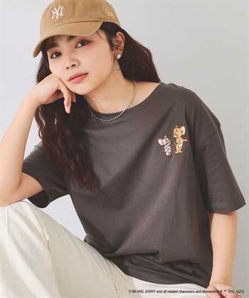 【TOM and JERRY/トムとジェリー】ジェリー＆タフィー胸刺繍バックロゴプリント半袖Ｔシャツ