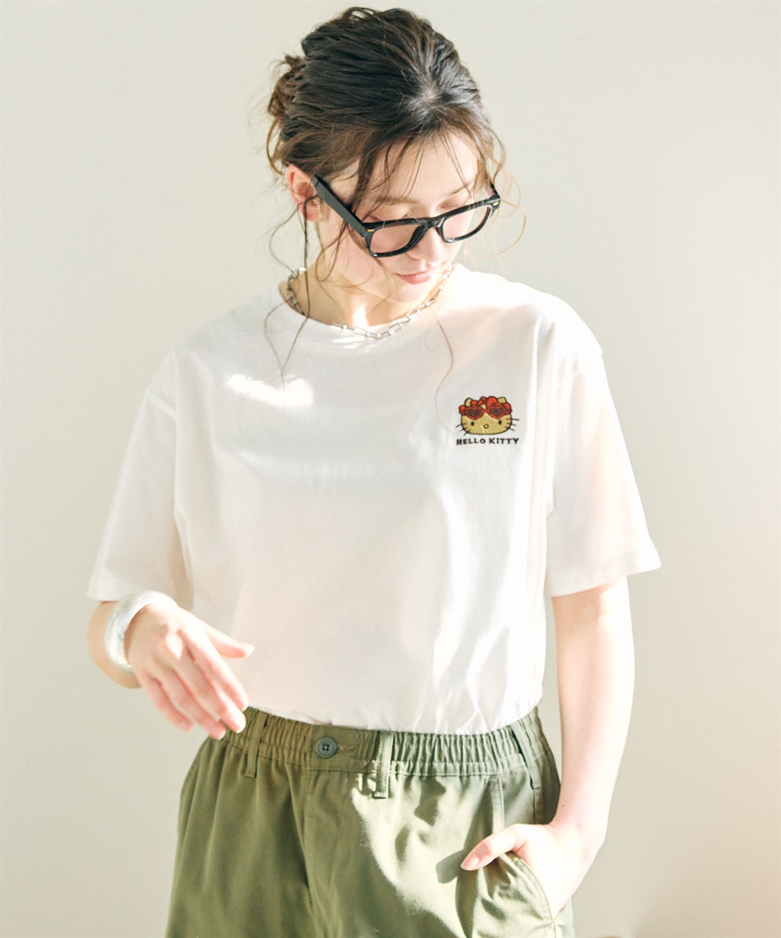 chara station 【sanrio characters】HELLO KITTY/日焼けデザインハローキティ半袖Tシャツ《サンリオキャラクターズ》_variation_2