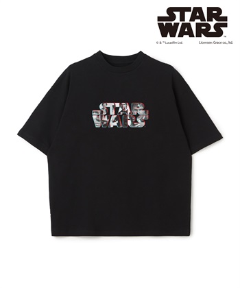 【STAR WARS/スターウォーズ】ヴィンテージライクロゴプリントTシャツ / Over Harf Sleeve T-shirt《UNISEX》（2026SS）(ブラック-M)