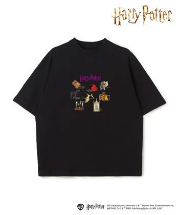 【Harry Potter】別注 / ハリー・ポッターグラフィックTシャツ / Over Harf Sleeve Graphic T-shirt《UNISEX》(ブラック-M)