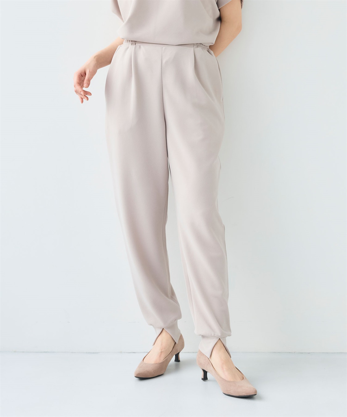 CROSS FUNCTION 《シワになりにくい》【セットアップ】サマ美え カットジョーゼット前スリットジョガーパンツ_main