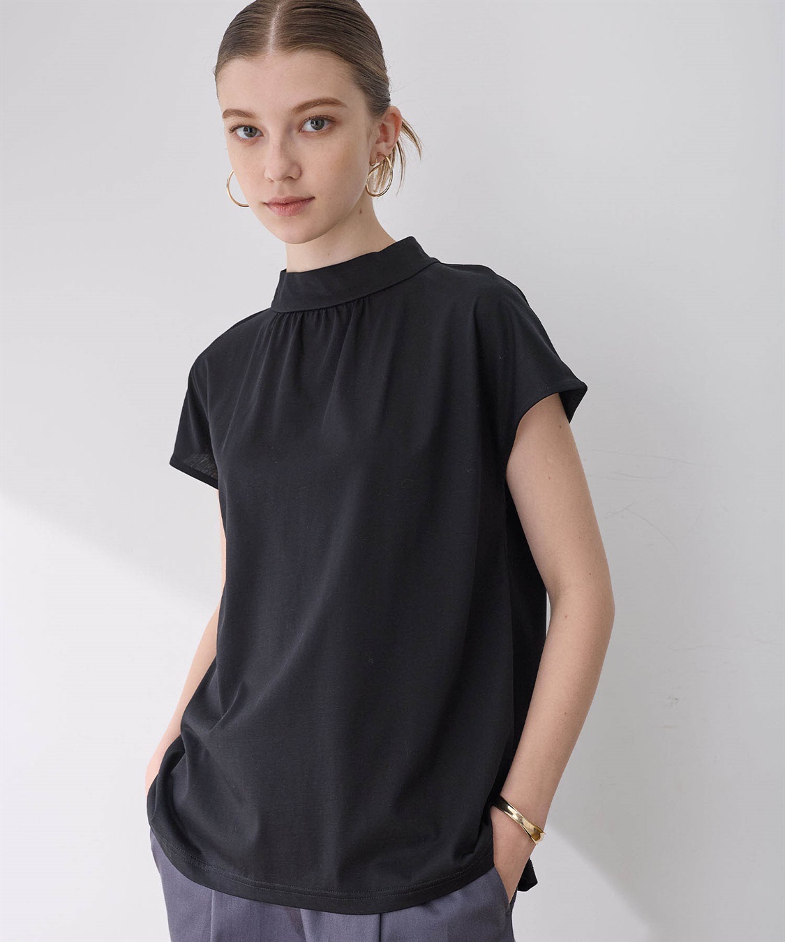 LE SOUK HOLIDAY 【接触冷感】ギャザーネックフレンチスリーブTシャツ_sub_3