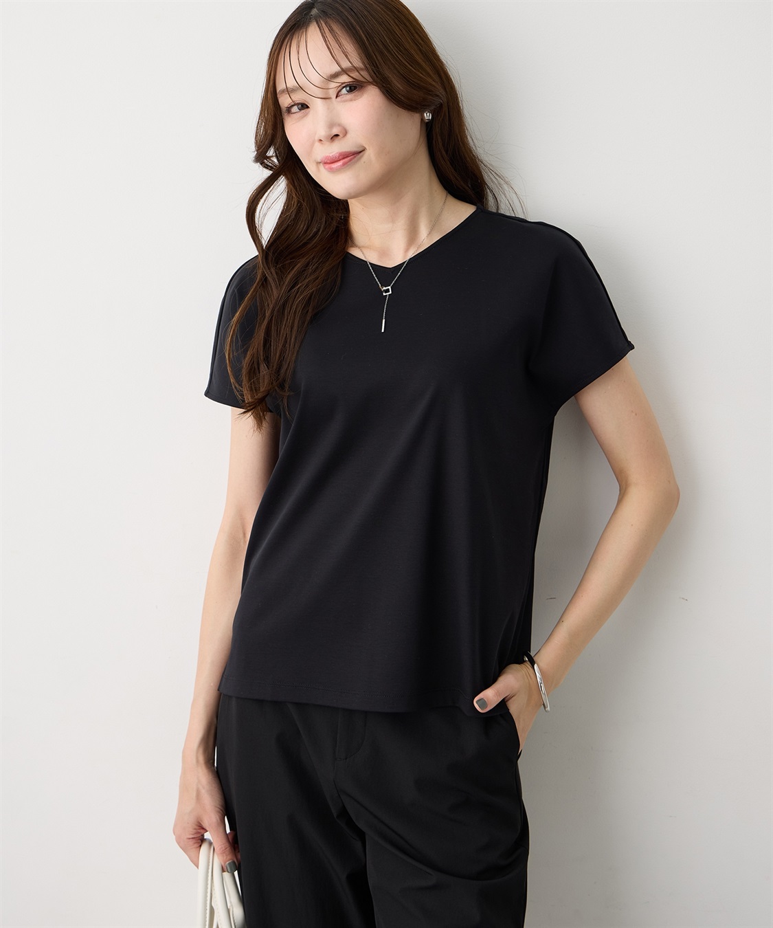 A/C DESIGN BY ALPHA CUBIC フレンチVネックTシャツ【すごツヤ・UVカット・接触冷感】_sub_4
