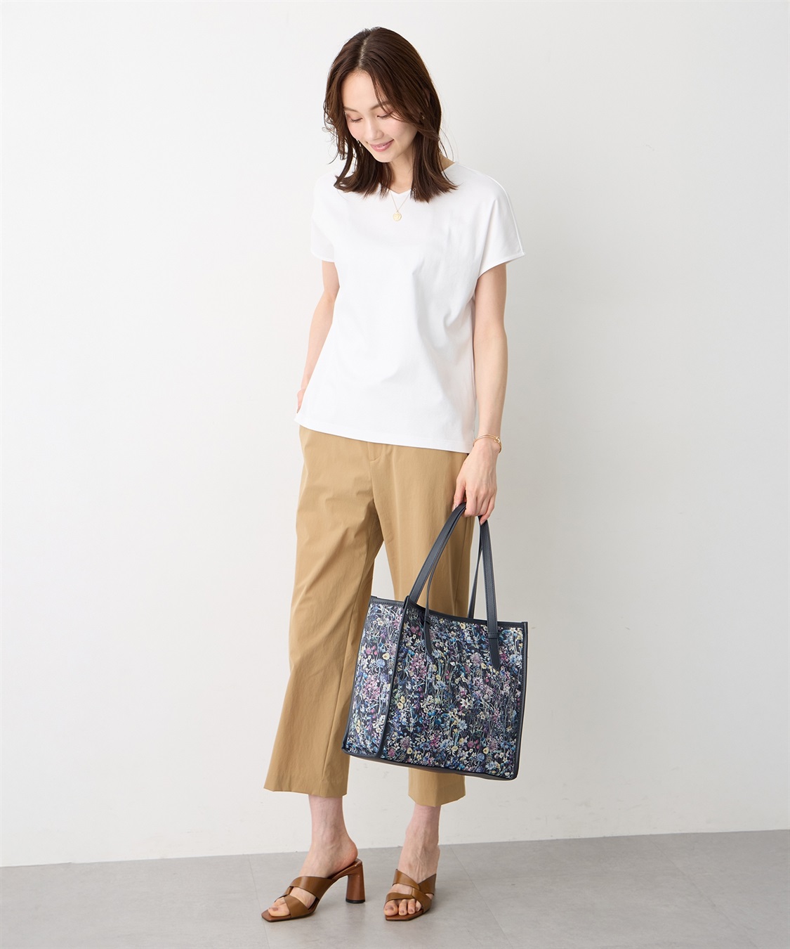 A/C DESIGN BY ALPHA CUBIC フレンチVネックTシャツ【すごツヤ・UVカット・接触冷感】_sub_14