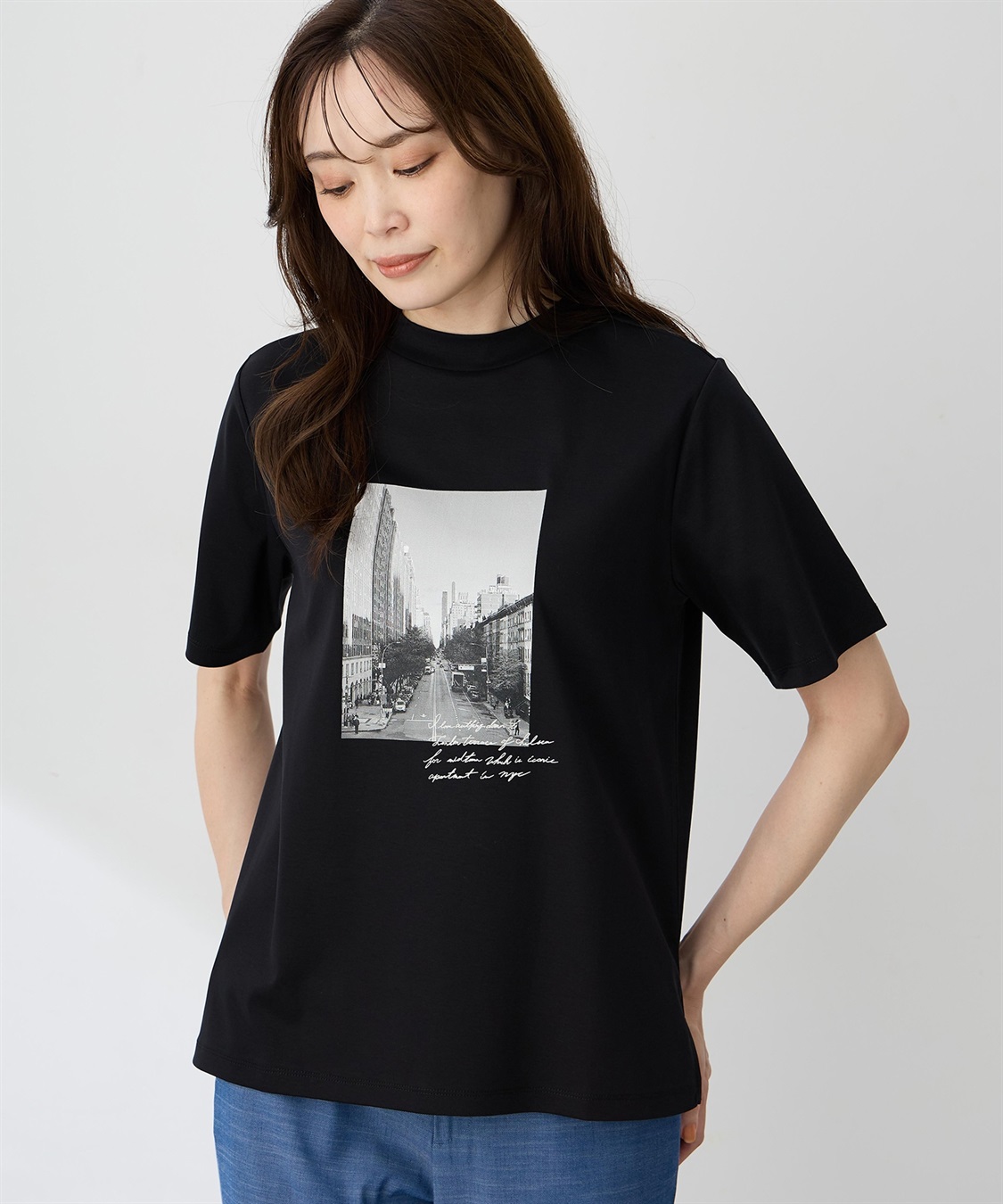 A/C DESIGN BY ALPHA CUBIC 【ALCOLLAGEプリント】フォトプリントモックネックＴシャツ【すごツヤ・UVカット・接触冷感】_sub_5