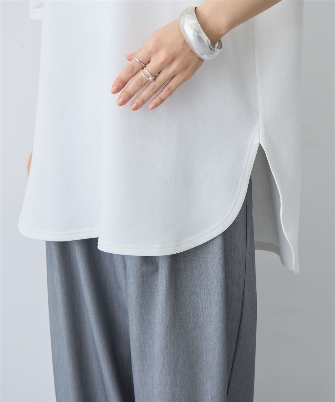 anyfee 【anyfee/大きいサイズ】着てサラなめらかポンチ素材裾ラウンドTシャツ《接触冷感・吸水速乾・UV対策》_sub_4