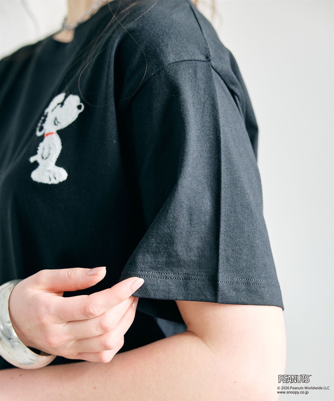 chara station 【PEANUTS/ピーナッツ】SNOOPY/スヌーピーワンポイントサガラ刺繍半袖Tシャツ_sub_17