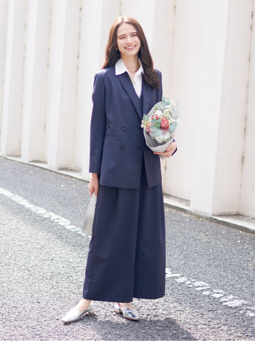 N.O.R.C Jacket＆All in one＆Shirtを着用した女性 01
