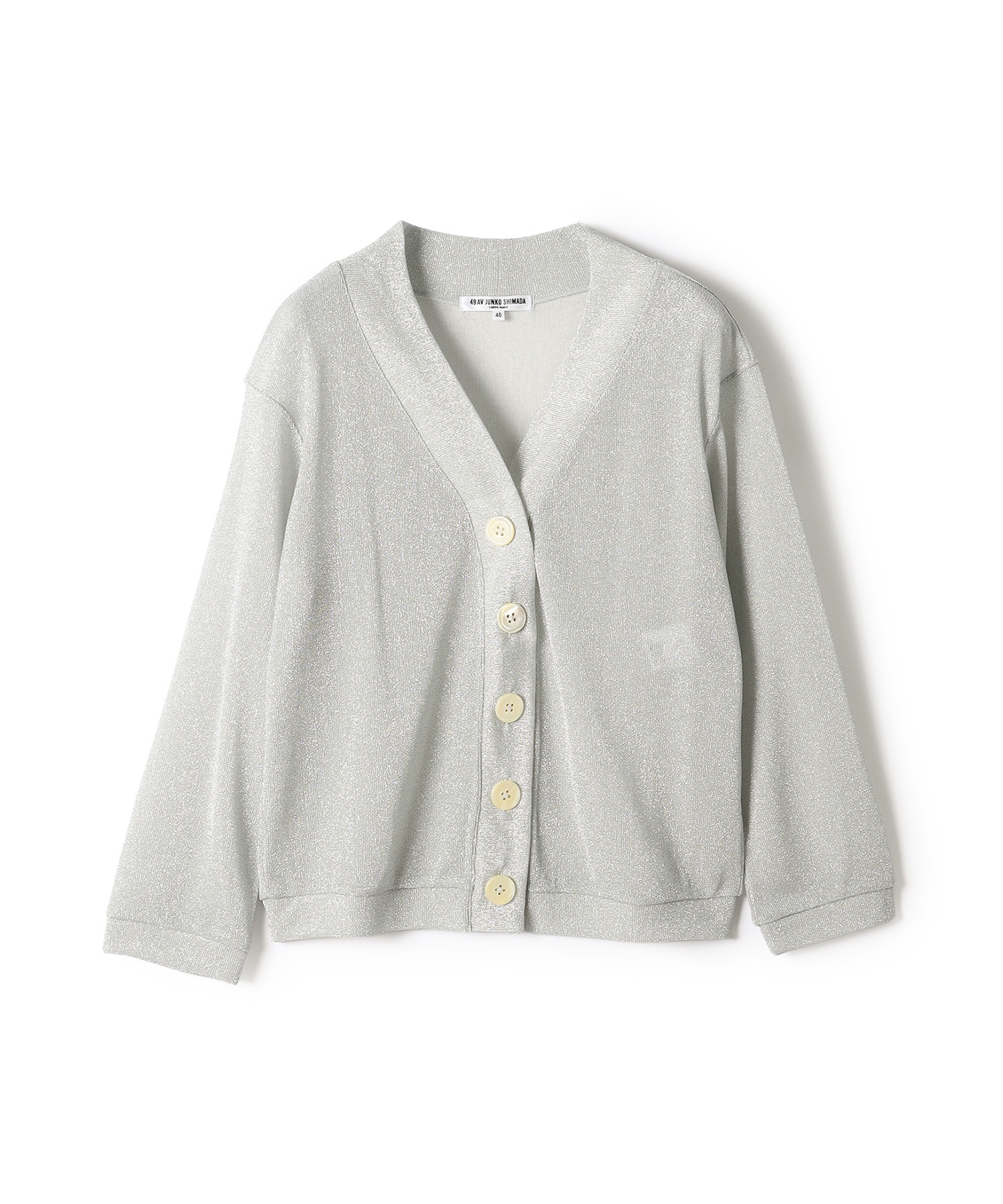 49AV JUNKO SHIMADA ラメニットカーディガンを着用した女性