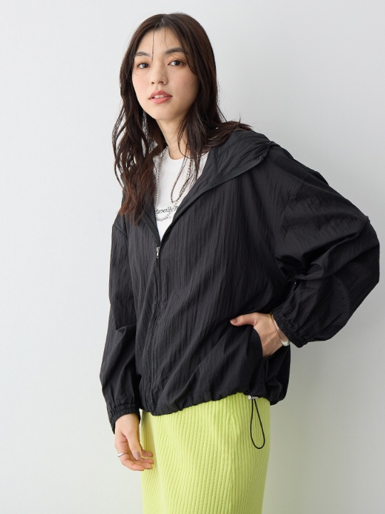 【anyfee】シアーマウンテンパーカー(25SS)の着用イメージ