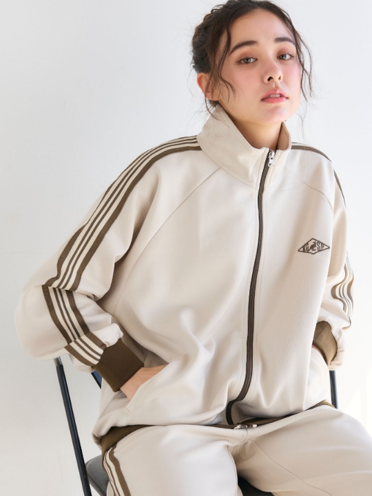 【KANGOL SPORT】サイドライントラックジャケット《UV対策・ストレッチ・ジャージ》◆新色追加◆の着用イメージ
