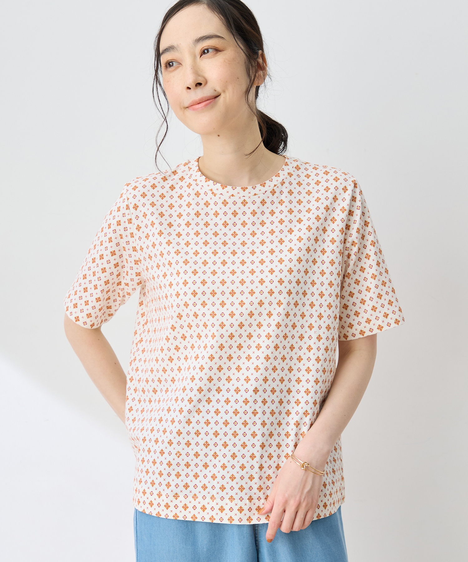 DECOY 【ひやさらコットン】総柄プリントTシャツ【綿100％・接触冷感・UVカット】