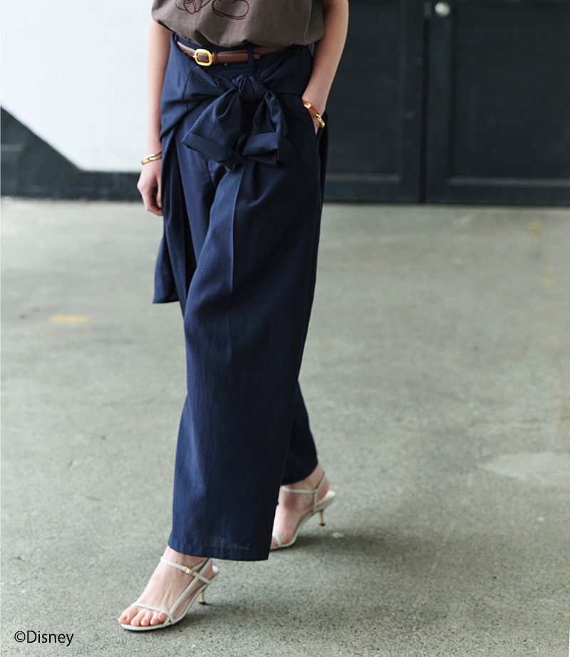 temp 25℃ T-Shirt&Shirt&Pants&Necklaceを着用しているモデル画像 04