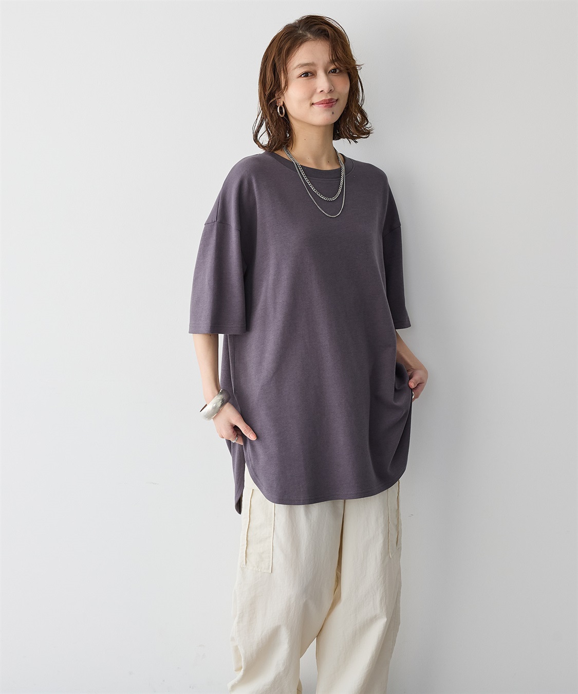 【anyfee/プラスサイズ】裾ラウンド半袖Tシャツ《 吸水速乾・UVカット・接触冷感》 ¥2,420 （税込）