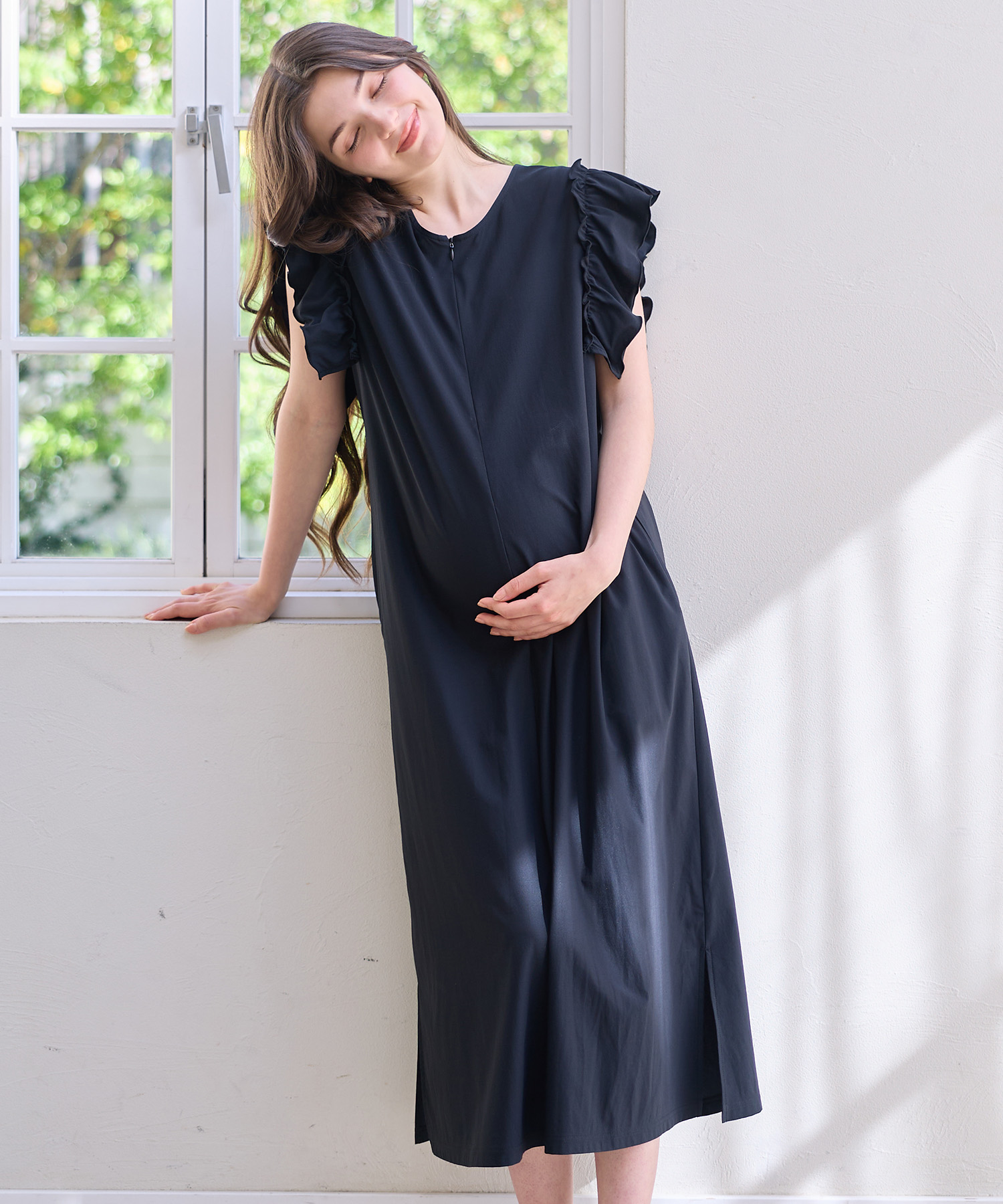 【ラッシュガード ワンピース】UVカット99%以上、ストレッチ、吸水速乾　¥4,990（税込）</br>［商品詳細はこちら］